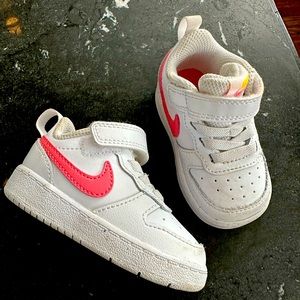 Adorable nike sneakers hardly worn them outgrown.